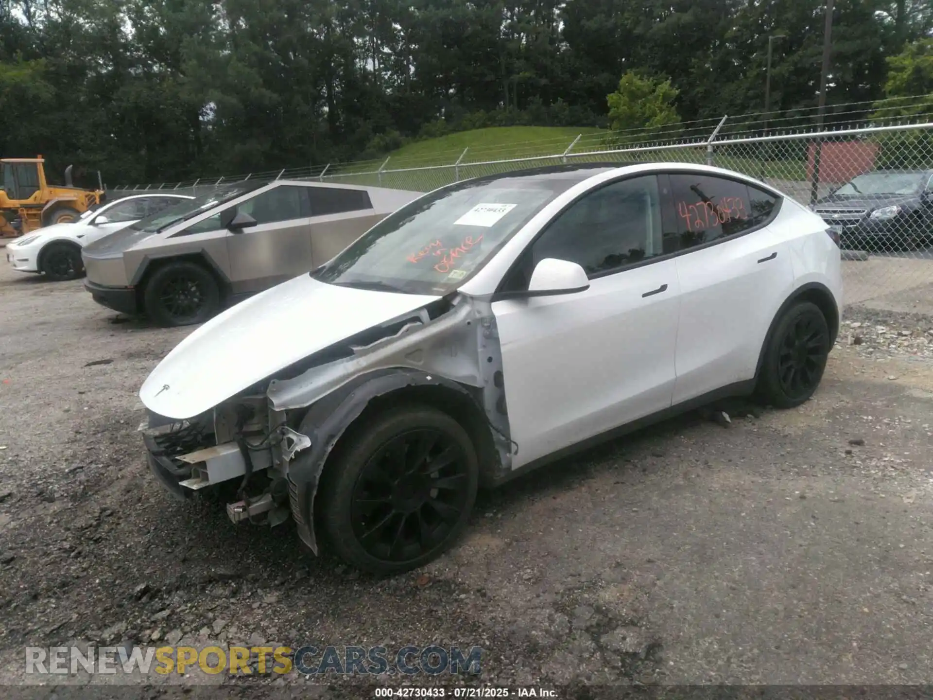 2 Photograph of a damaged car 5YJYGDEE4MF175885 TESLA MODEL Y 2021