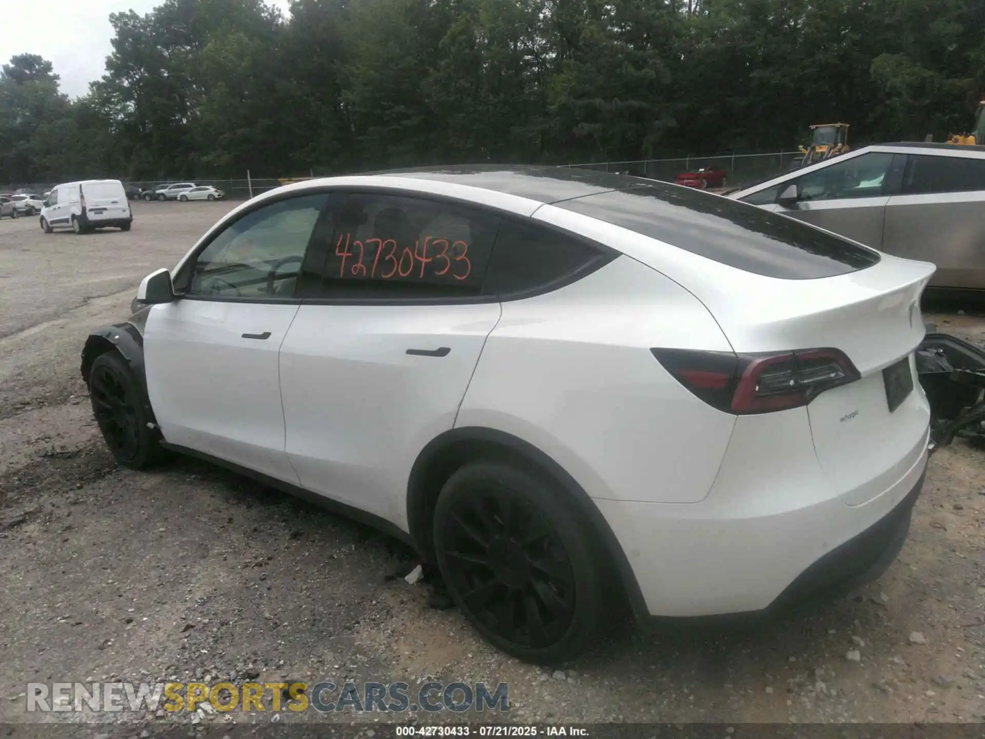 3 Photograph of a damaged car 5YJYGDEE4MF175885 TESLA MODEL Y 2021