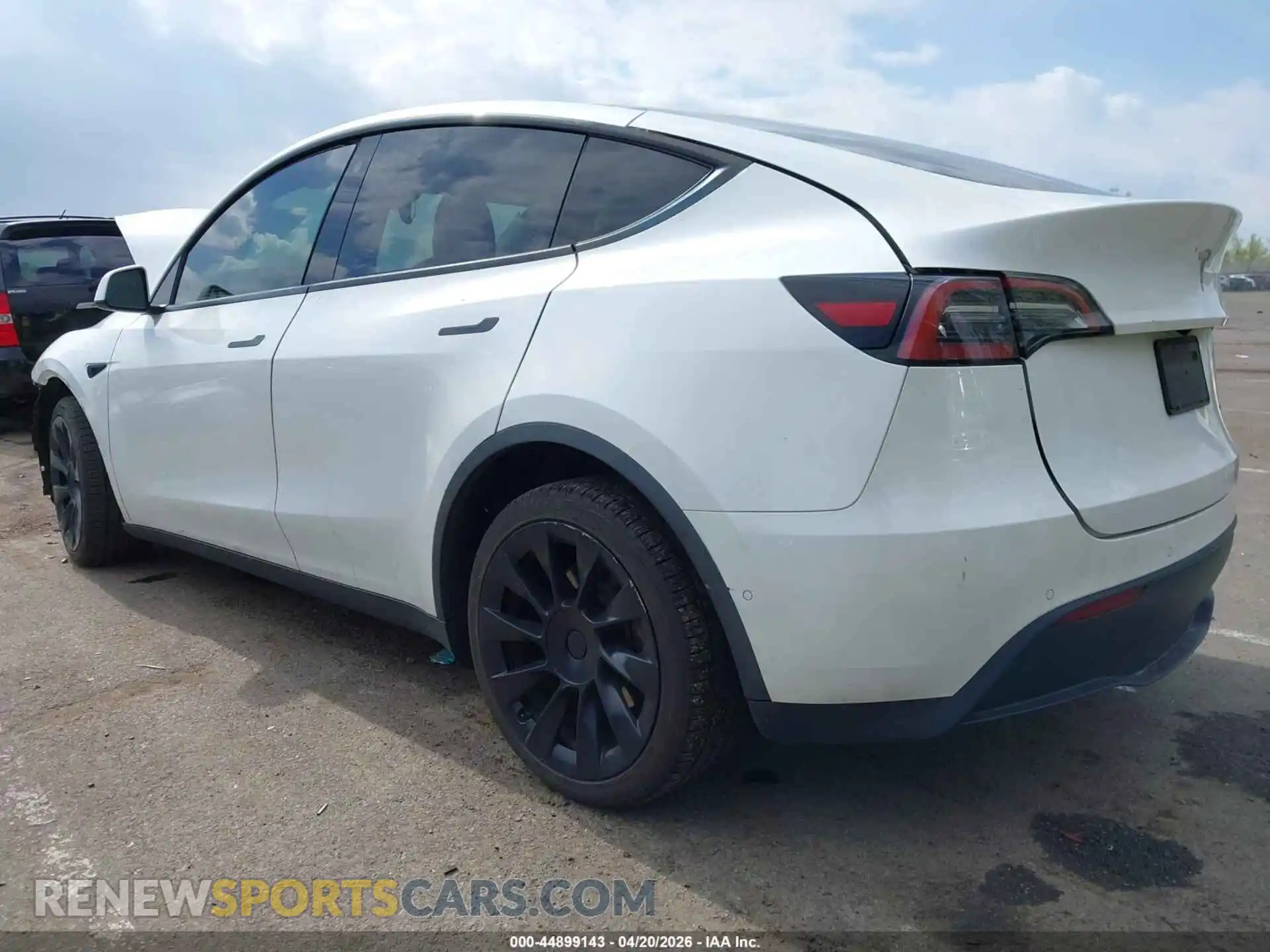 3 Photograph of a damaged car 5YJYGDEE4MF179404 TESLA MODEL Y 2021