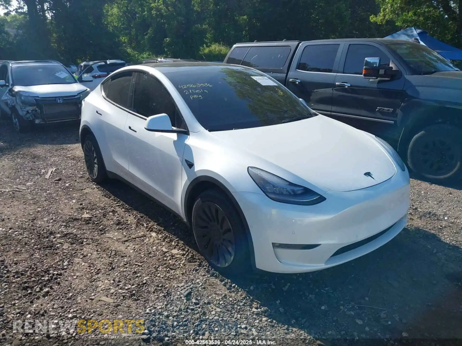 1 Photograph of a damaged car 5YJYGDEE4MF184389 TESLA MODEL Y 2021