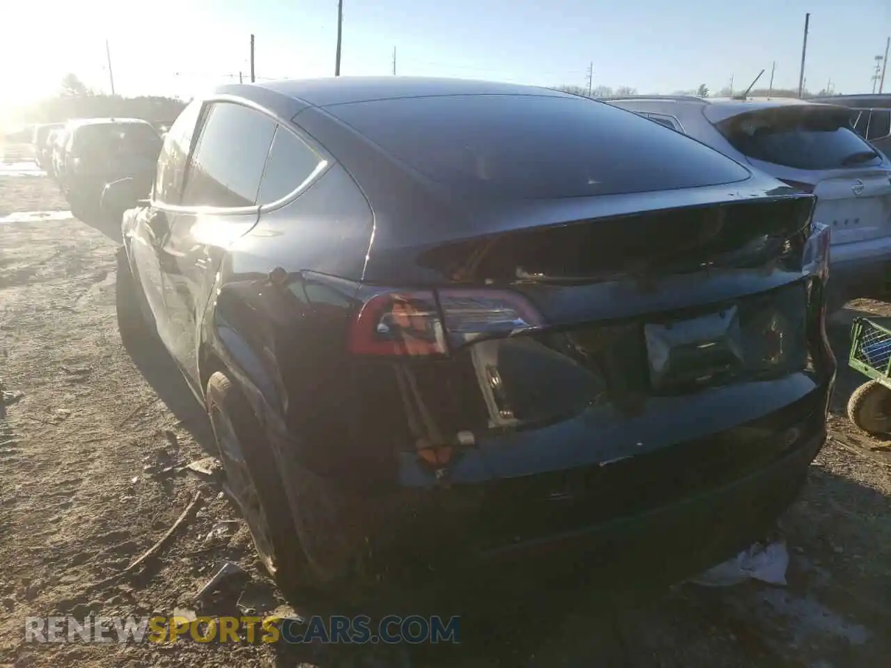 3 Photograph of a damaged car 5YJYGDEE4MF186787 TESLA MODEL Y 2021