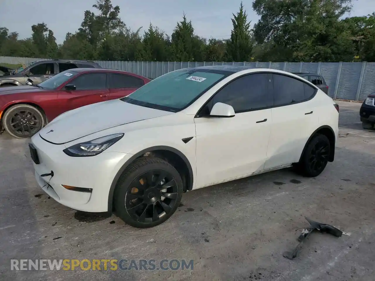 1 Photograph of a damaged car 5YJYGDEE4MF195473 TESLA MODEL Y 2021