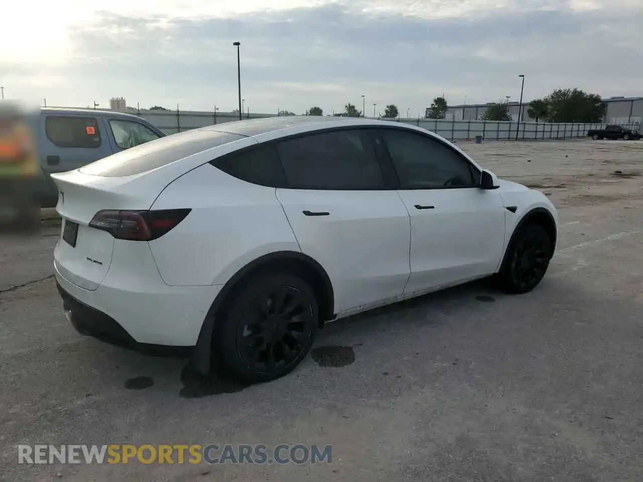 3 Photograph of a damaged car 5YJYGDEE4MF195473 TESLA MODEL Y 2021