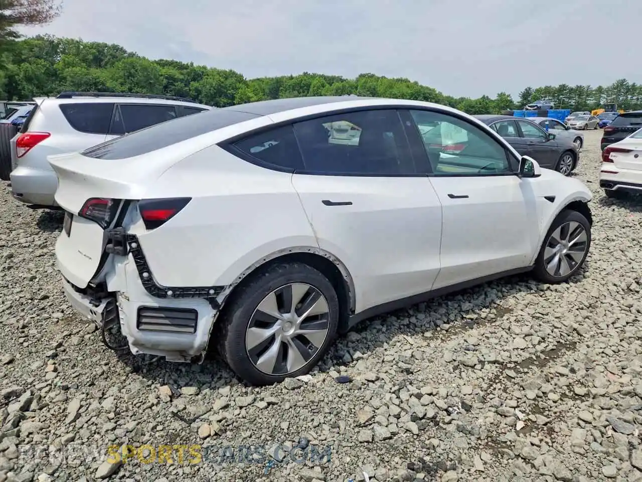 3 Photograph of a damaged car 5YJYGDEE4MF254201 TESLA MODEL Y 2021