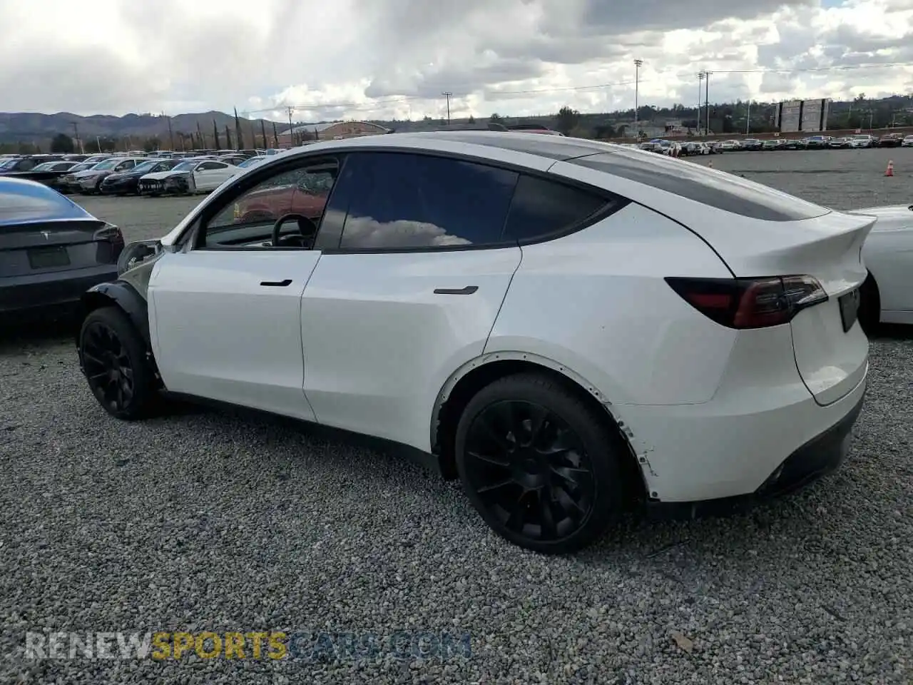 2 Photograph of a damaged car 5YJYGDEE4MF270771 TESLA MODEL Y 2021