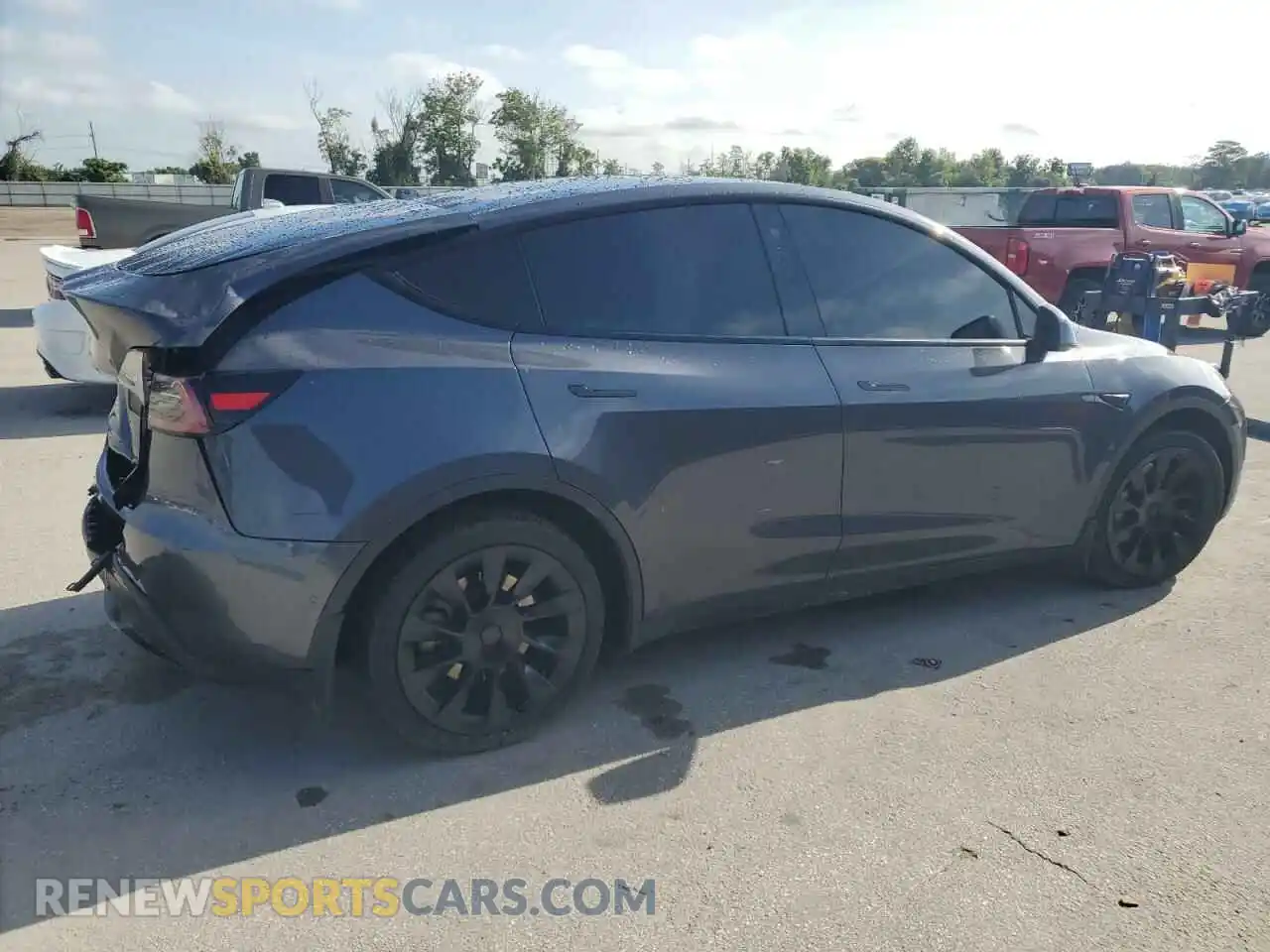 3 Photograph of a damaged car 5YJYGDEE4MF295556 TESLA MODEL Y 2021