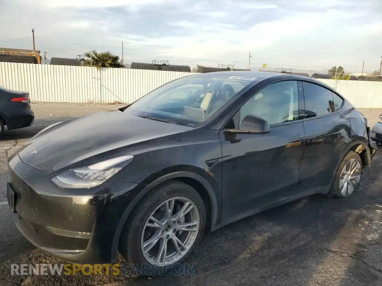 1 Photograph of a damaged car 5YJYGDEE5MF067565 TESLA MODEL Y 2021