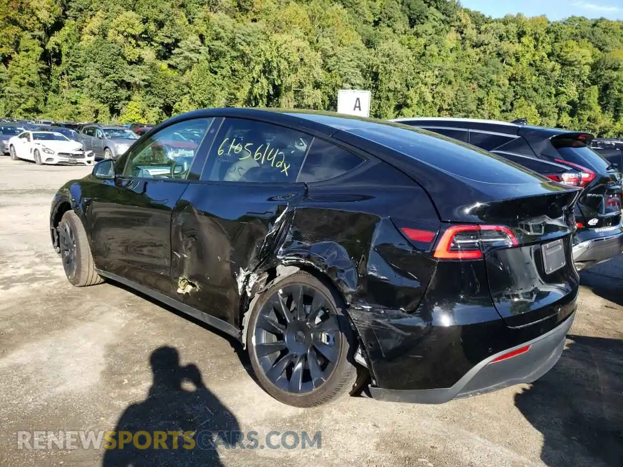 3 Photograph of a damaged car 5YJYGDEE5MF078016 TESLA MODEL Y 2021