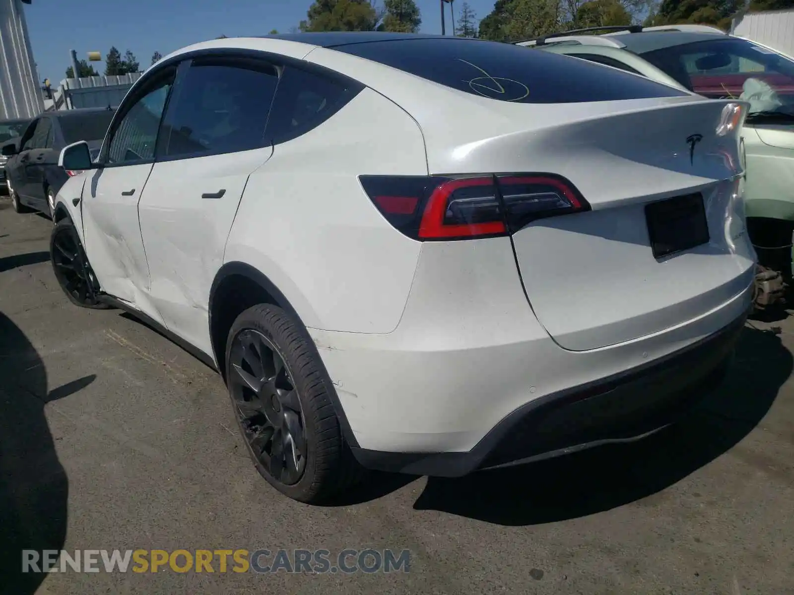 3 Photograph of a damaged car 5YJYGDEE5MF098041 TESLA MODEL Y 2021