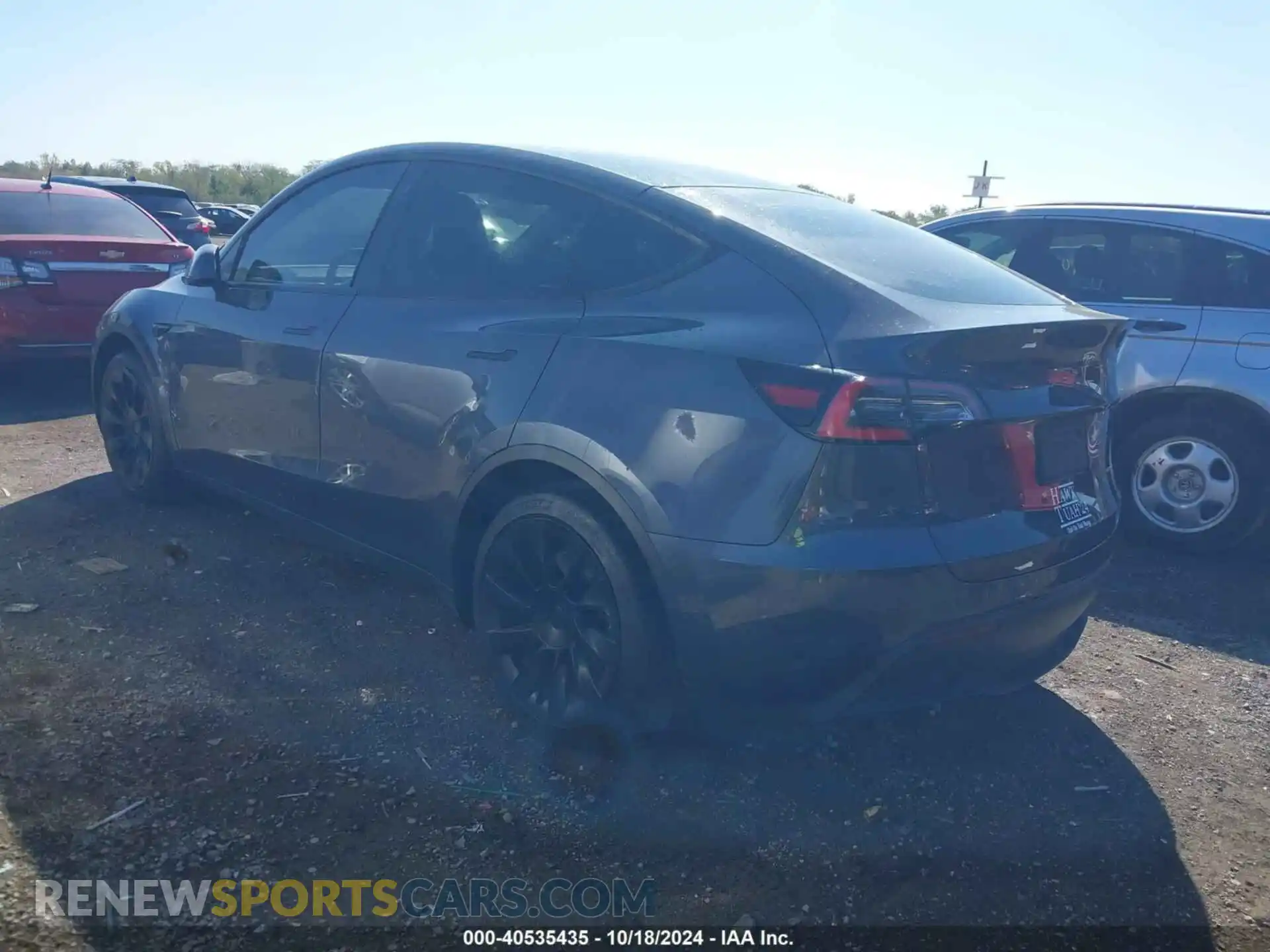 3 Photograph of a damaged car 5YJYGDEE5MF108325 TESLA MODEL Y 2021
