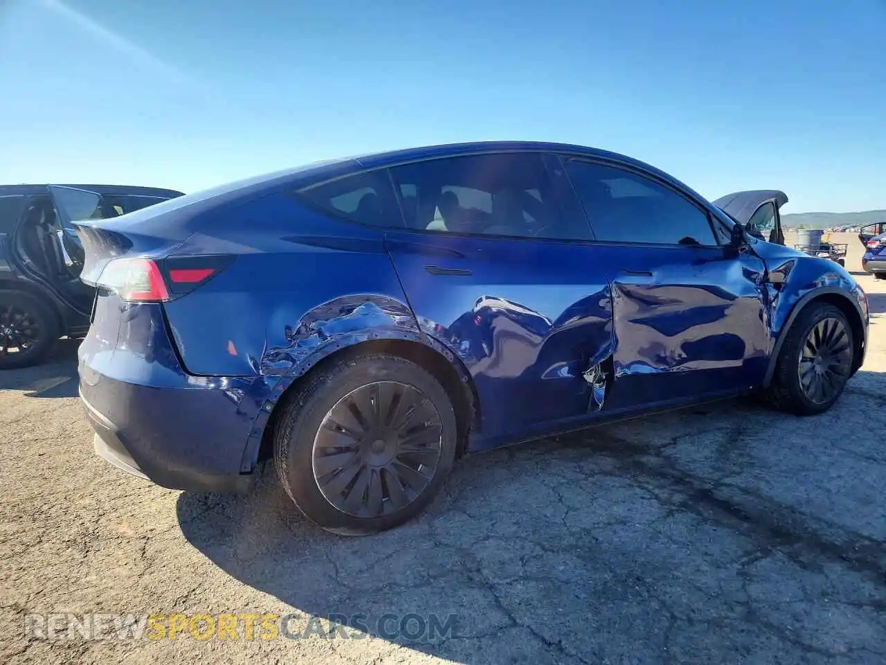 3 Photograph of a damaged car 5YJYGDEE5MF117798 TESLA MODEL Y 2021