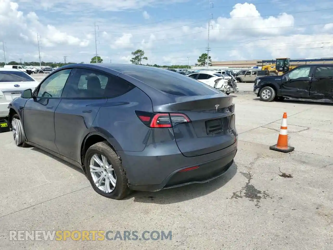 3 Photograph of a damaged car 5YJYGDEE5MF138344 TESLA MODEL Y 2021