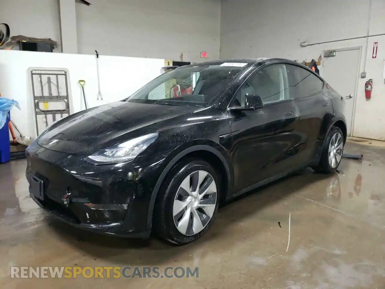 1 Photograph of a damaged car 5YJYGDEE5MF187818 TESLA MODEL Y 2021