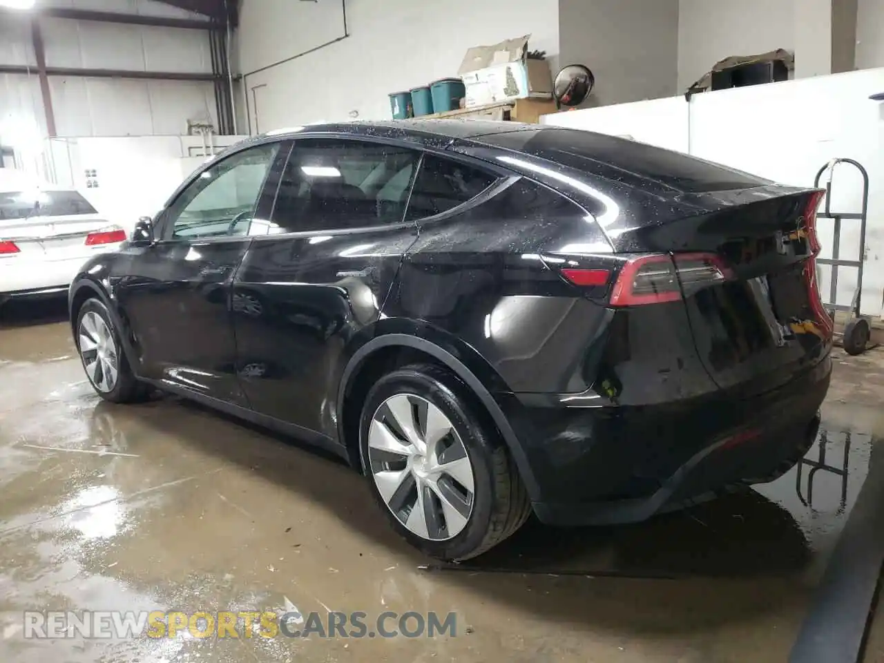 2 Photograph of a damaged car 5YJYGDEE5MF187818 TESLA MODEL Y 2021