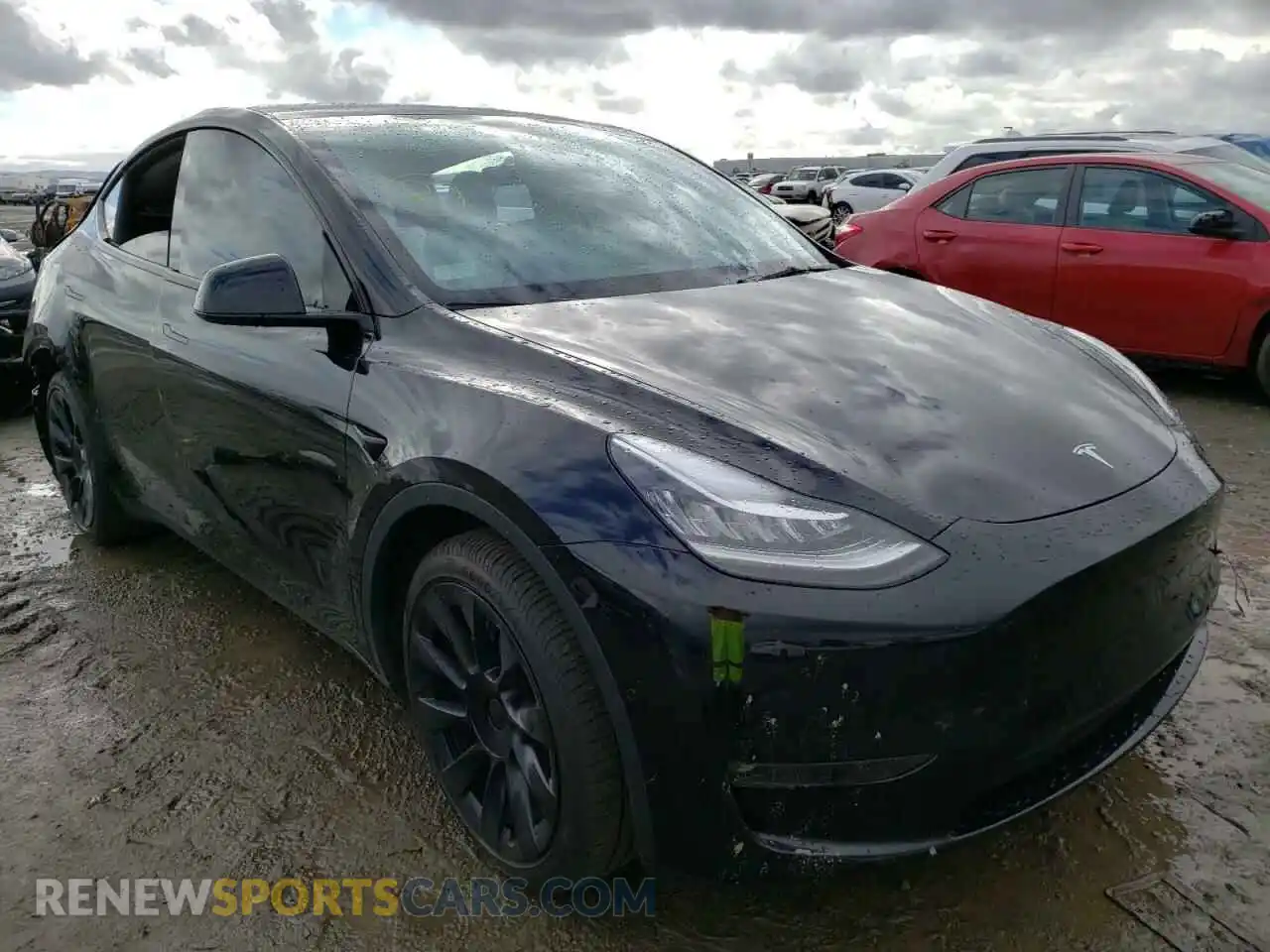 1 Photograph of a damaged car 5YJYGDEE5MF216475 TESLA MODEL Y 2021