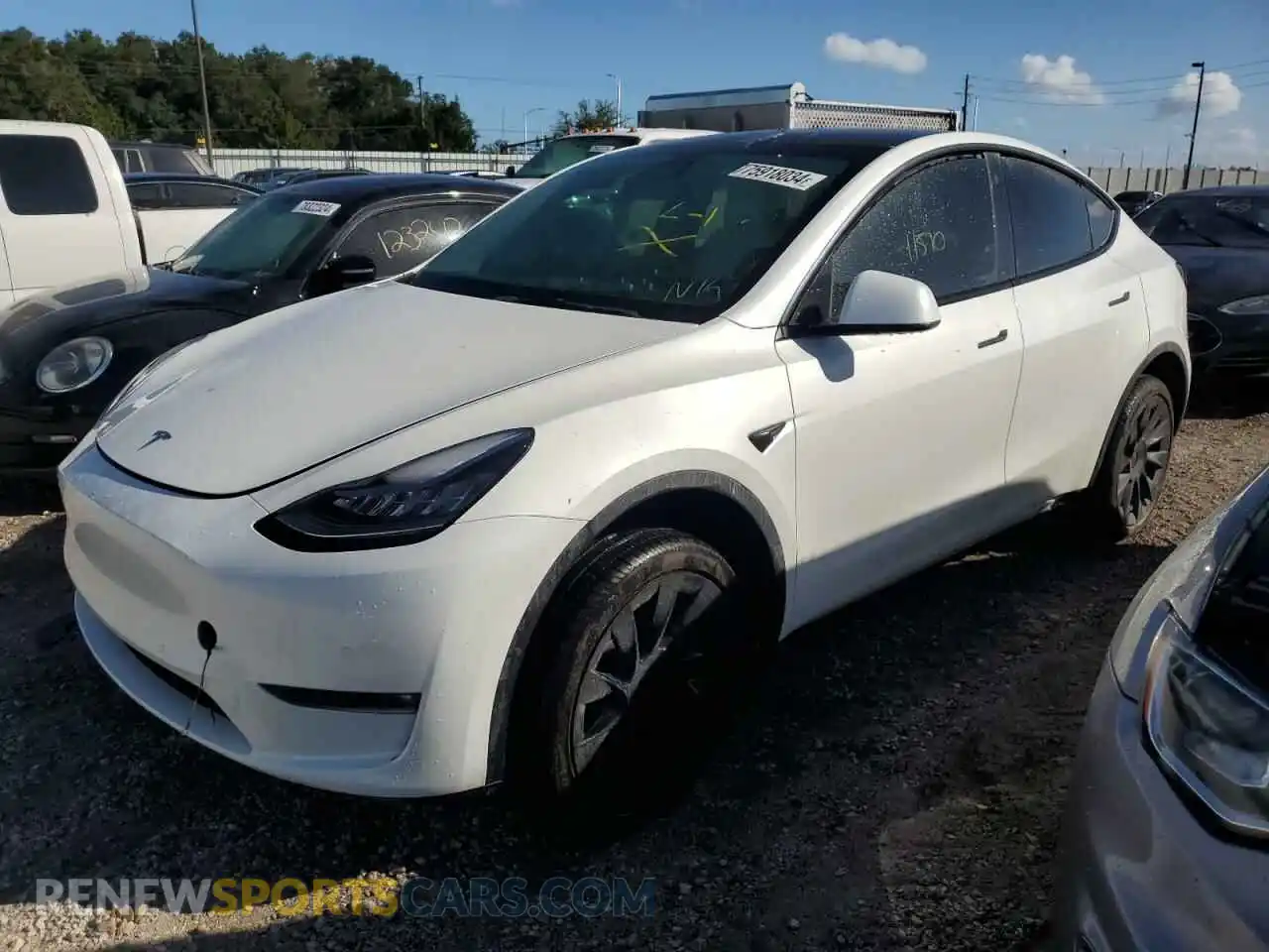 1 Photograph of a damaged car 5YJYGDEE5MF228867 TESLA MODEL Y 2021