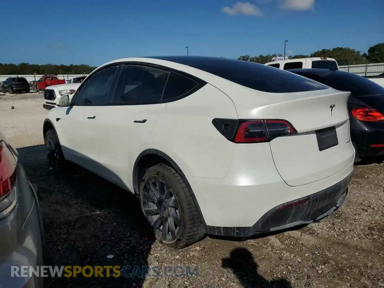 2 Photograph of a damaged car 5YJYGDEE5MF228867 TESLA MODEL Y 2021