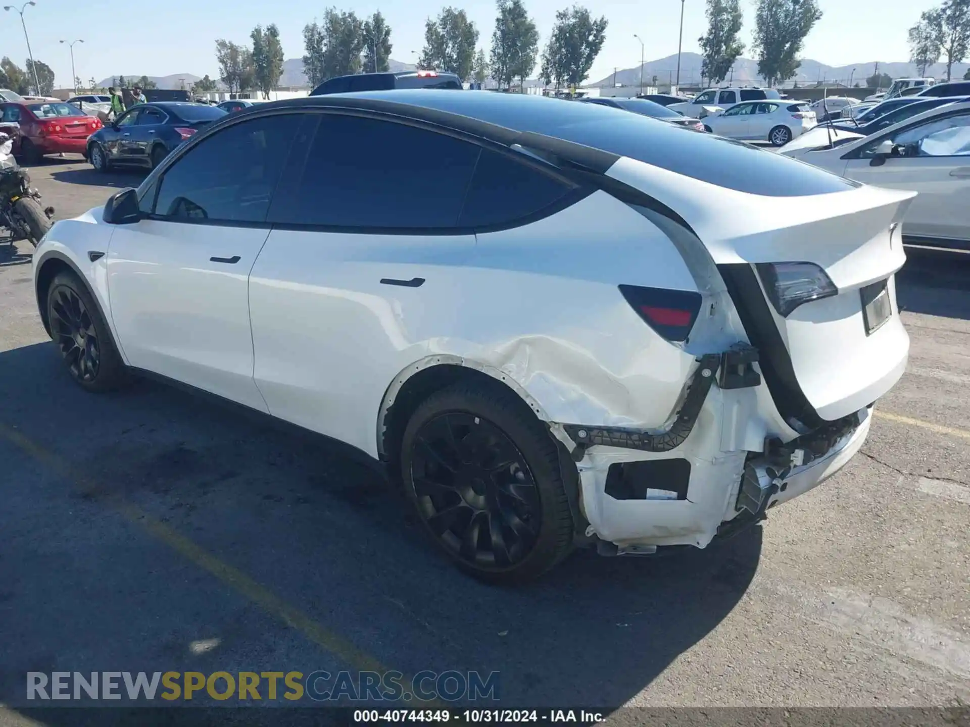 3 Photograph of a damaged car 5YJYGDEE5MF228979 TESLA MODEL Y 2021