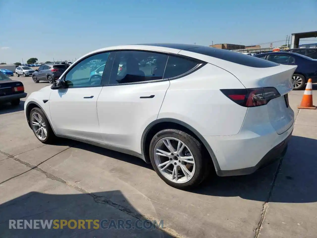 2 Photograph of a damaged car 5YJYGDEE5MF255969 TESLA MODEL Y 2021