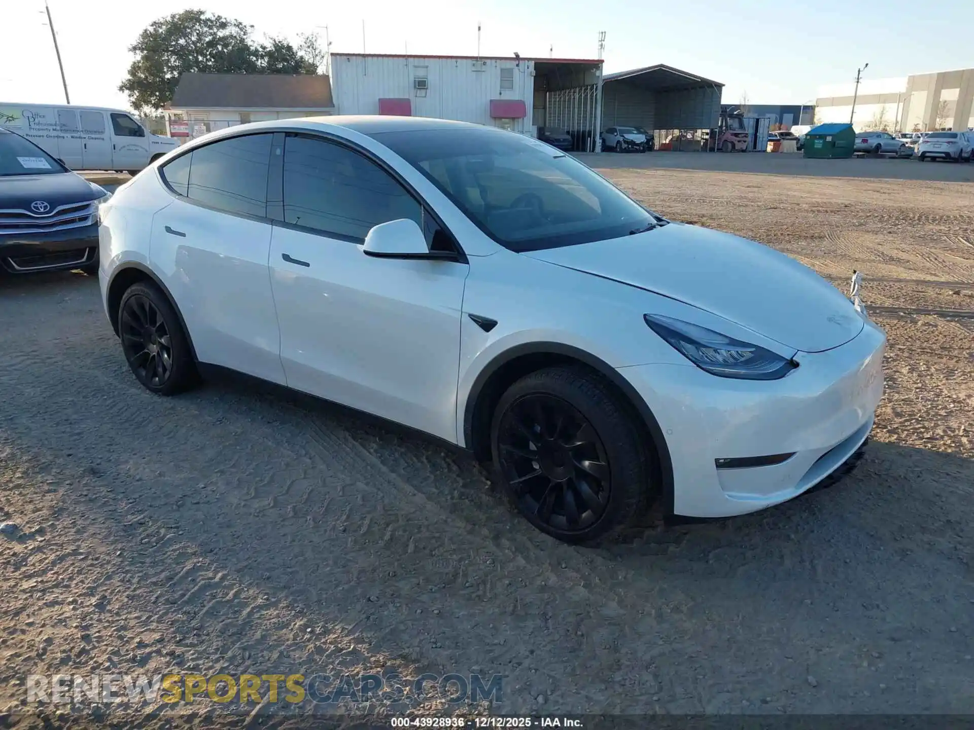 1 Photograph of a damaged car 5YJYGDEE5MF257351 TESLA MODEL Y 2021