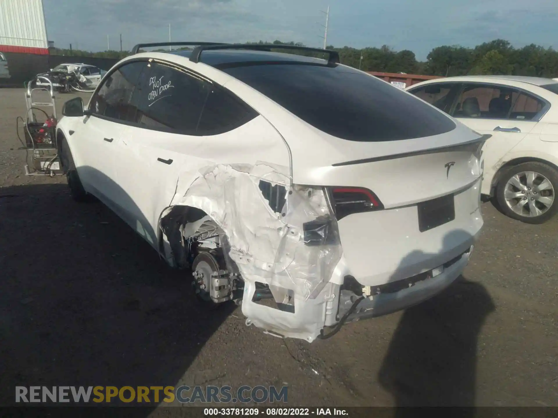 3 Фотография поврежденного автомобиля 5YJYGDEE5MF265353 TESLA MODEL Y 2021