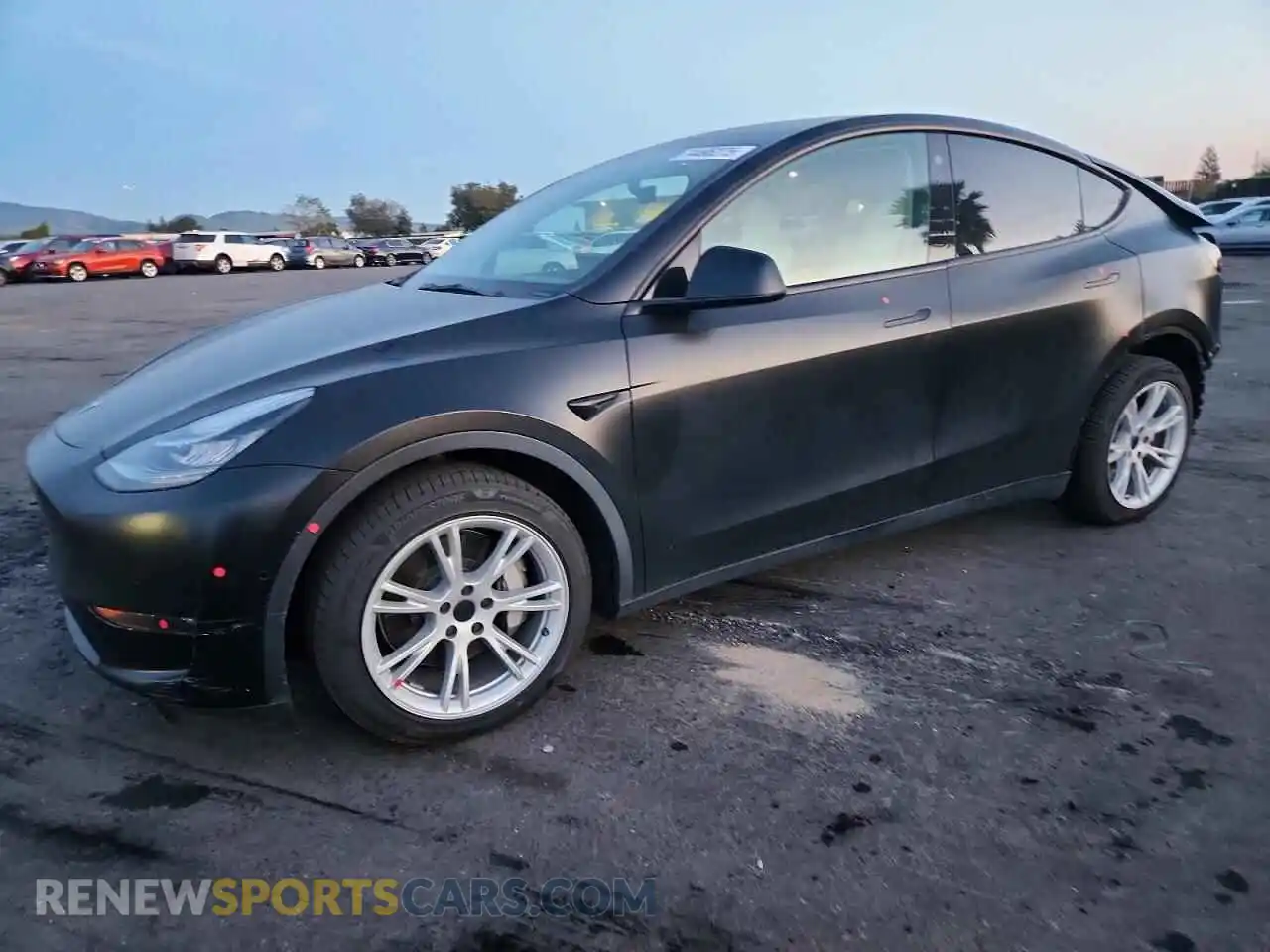 1 Photograph of a damaged car 5YJYGDEE5MF269208 TESLA MODEL Y 2021