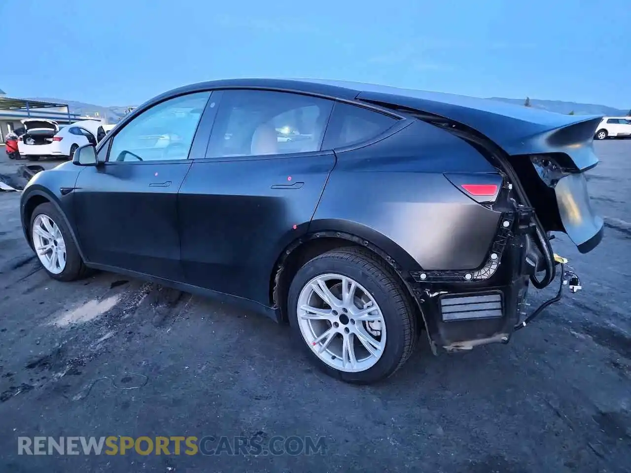 2 Photograph of a damaged car 5YJYGDEE5MF269208 TESLA MODEL Y 2021