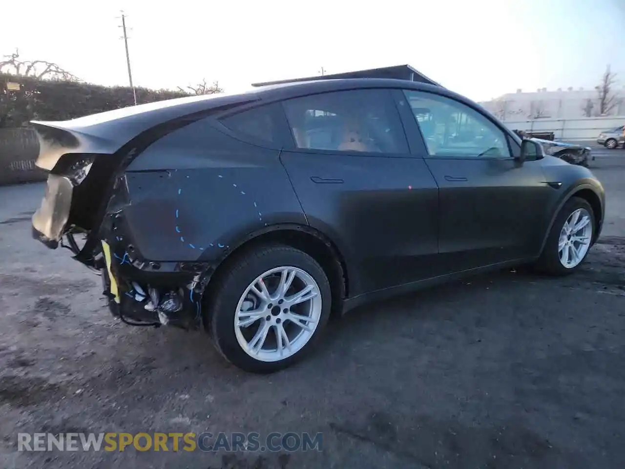 3 Photograph of a damaged car 5YJYGDEE5MF269208 TESLA MODEL Y 2021