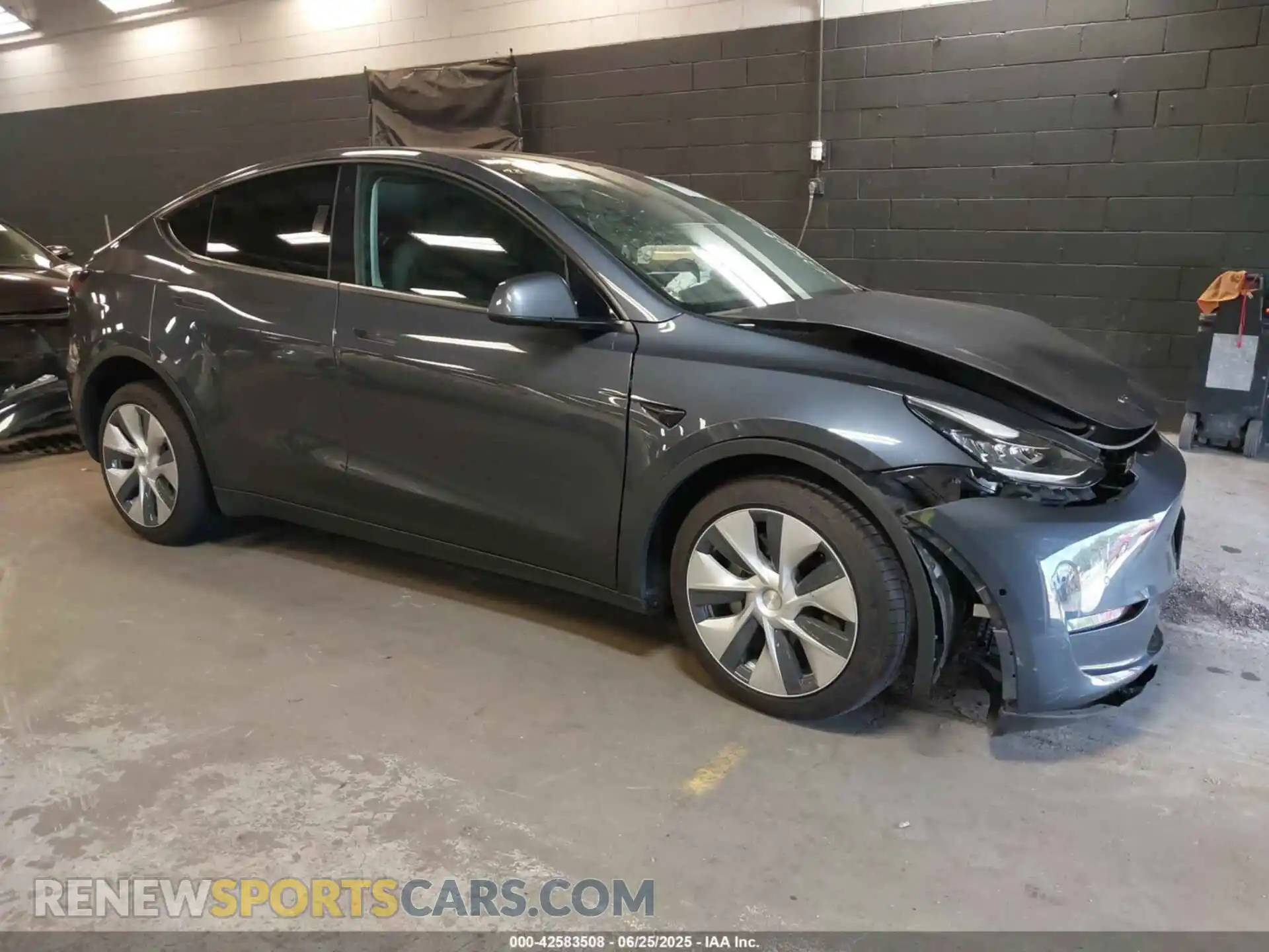 1 Photograph of a damaged car 5YJYGDEE5MF293525 TESLA MODEL Y 2021
