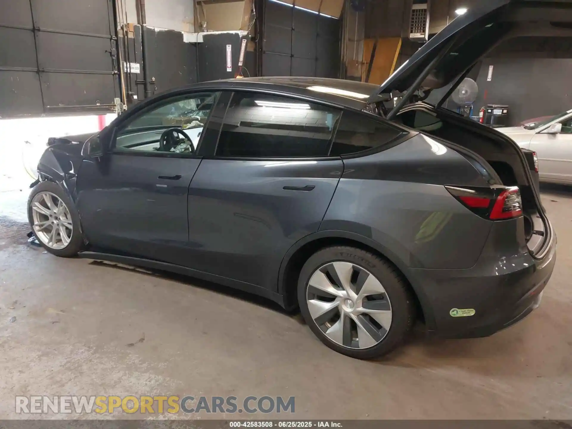 3 Photograph of a damaged car 5YJYGDEE5MF293525 TESLA MODEL Y 2021