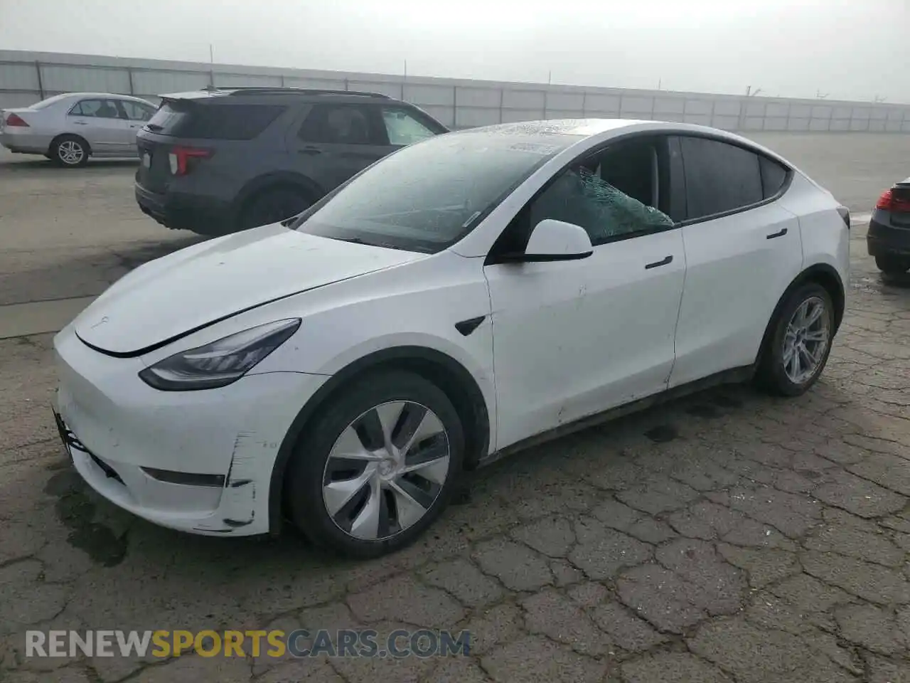 1 Photograph of a damaged car 5YJYGDEE5MF304619 TESLA MODEL Y 2021