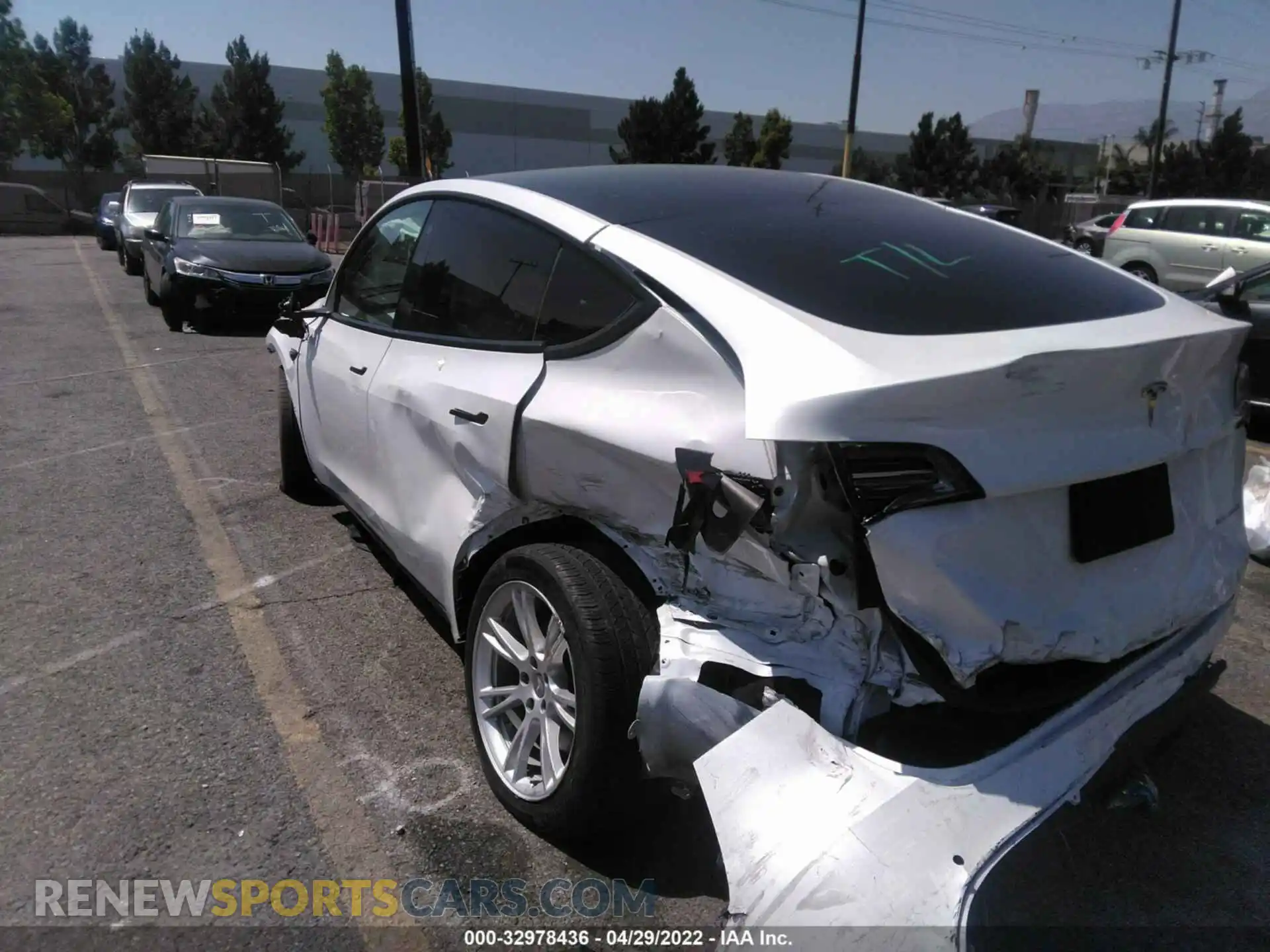 3 Photograph of a damaged car 5YJYGDEE6MF076128 TESLA MODEL Y 2021