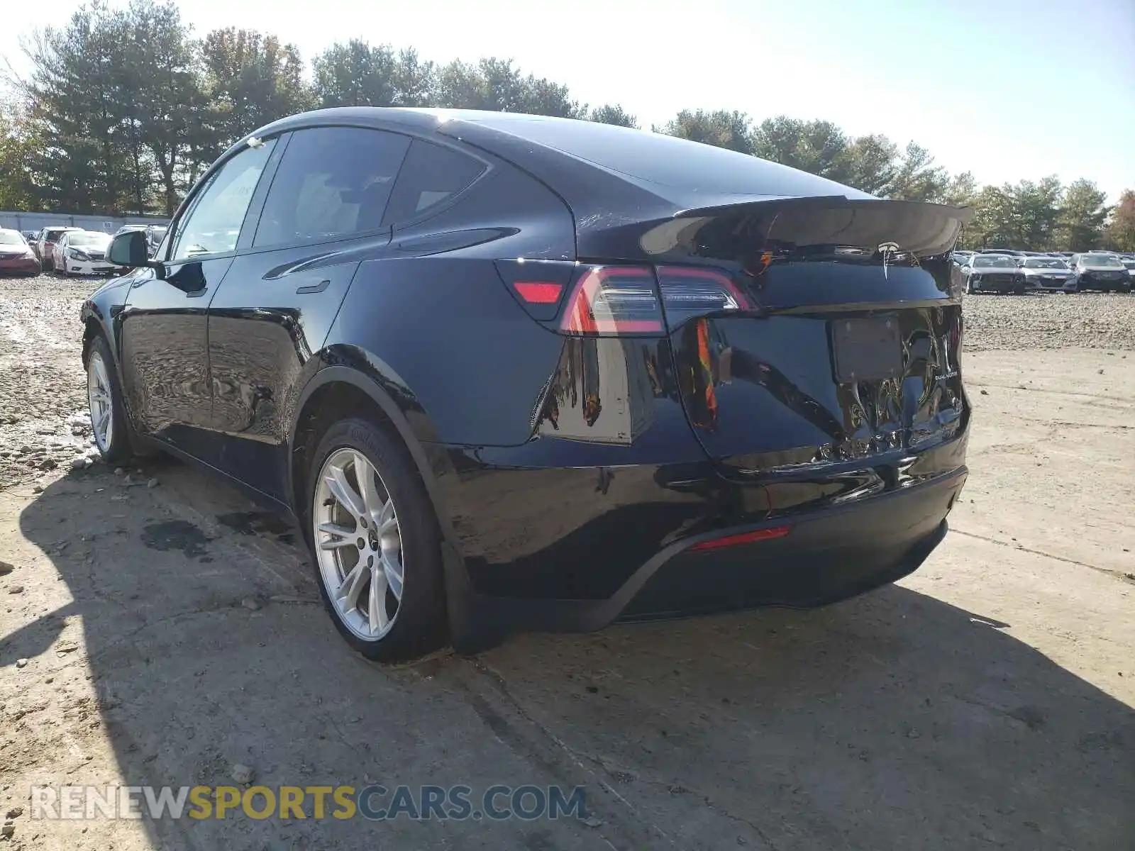3 Photograph of a damaged car 5YJYGDEE6MF077120 TESLA MODEL Y 2021