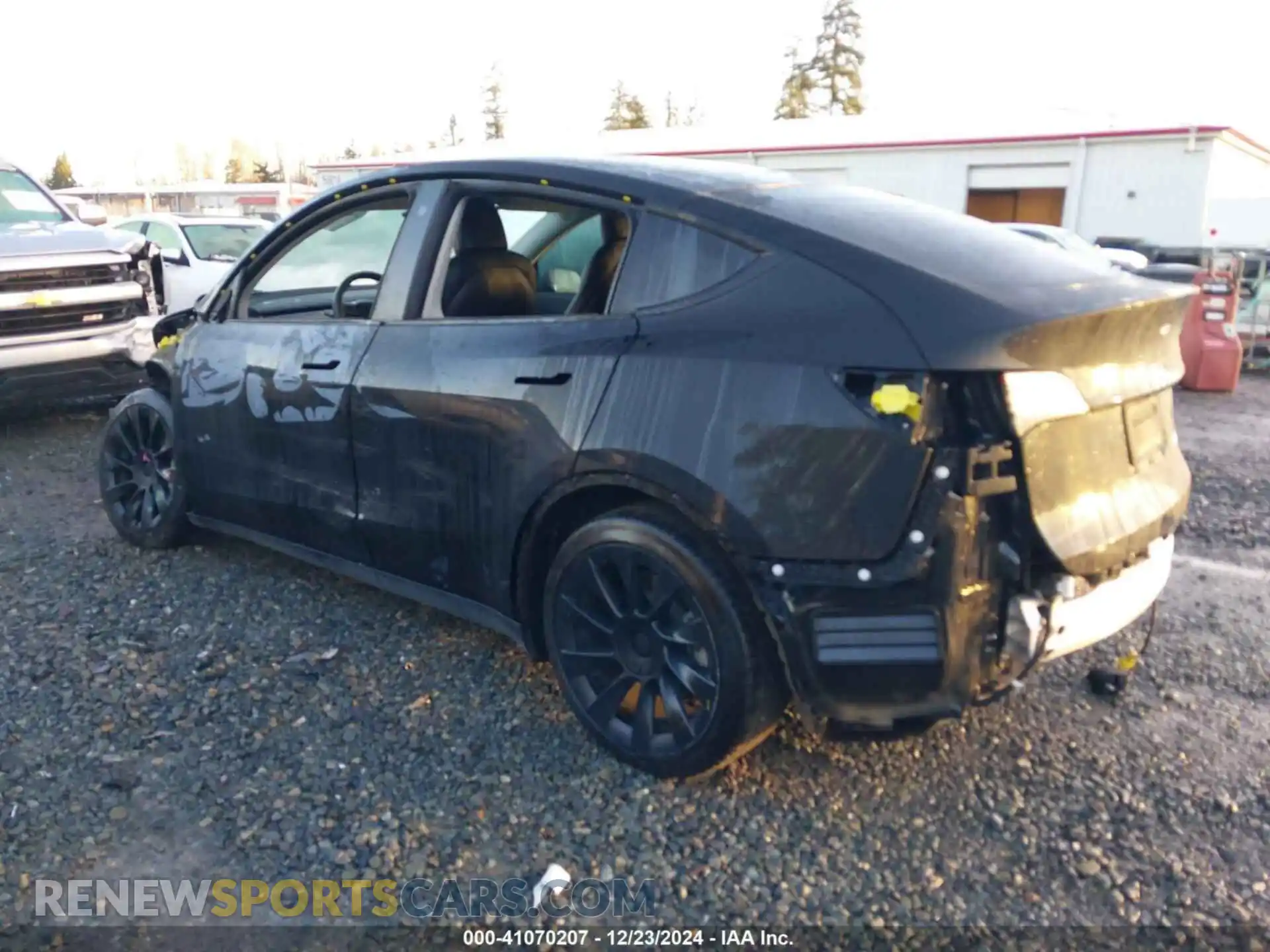 3 Photograph of a damaged car 5YJYGDEE6MF079577 TESLA MODEL Y 2021