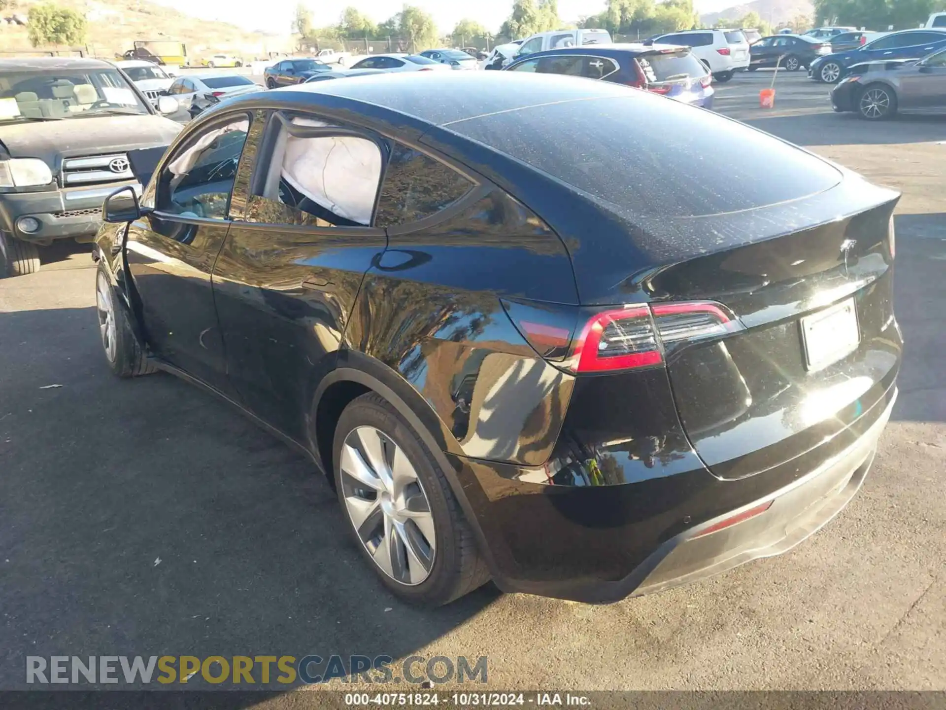 3 Photograph of a damaged car 5YJYGDEE6MF087257 TESLA MODEL Y 2021