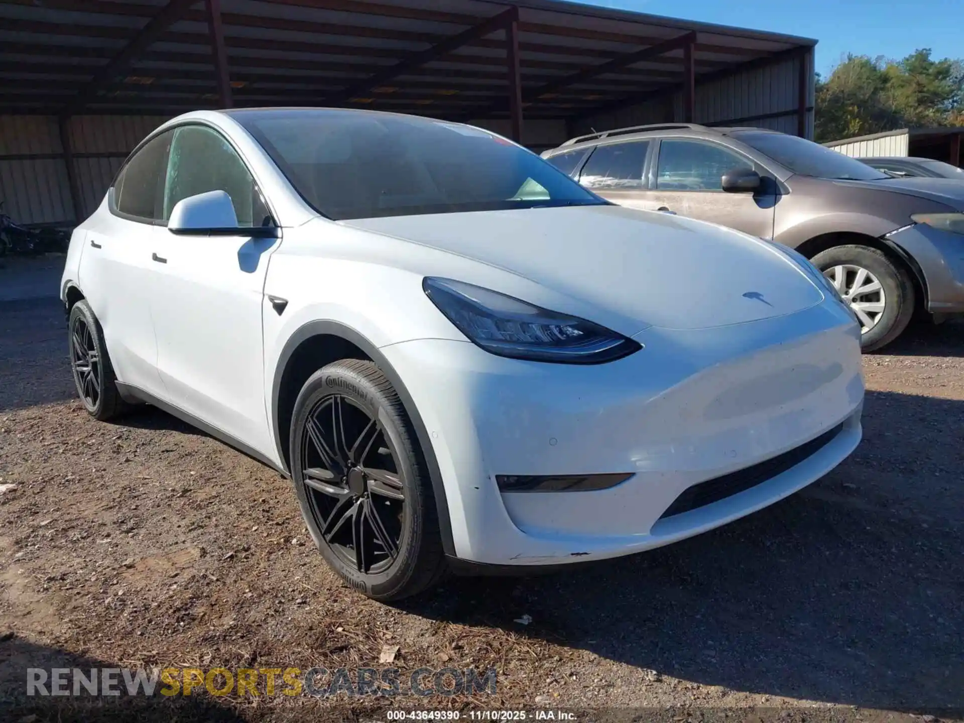 1 Photograph of a damaged car 5YJYGDEE6MF090241 TESLA MODEL Y 2021