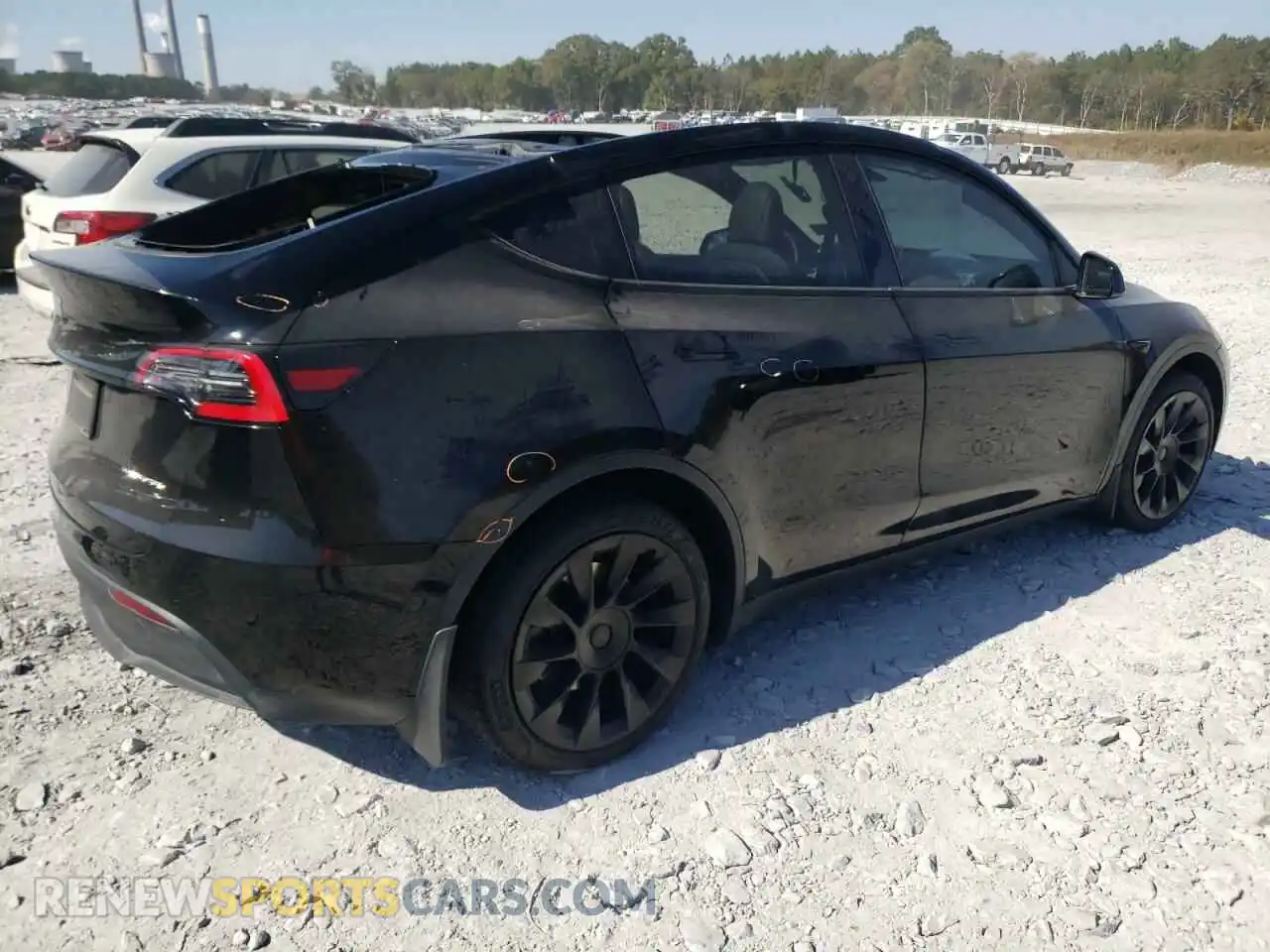 3 Photograph of a damaged car 5YJYGDEE6MF100055 TESLA MODEL Y 2021