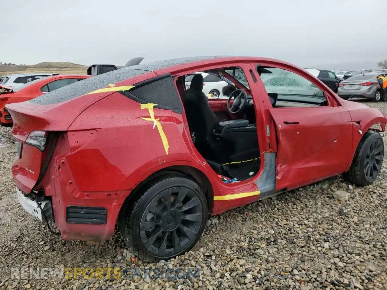 3 Photograph of a damaged car 5YJYGDEE6MF108060 TESLA MODEL Y 2021