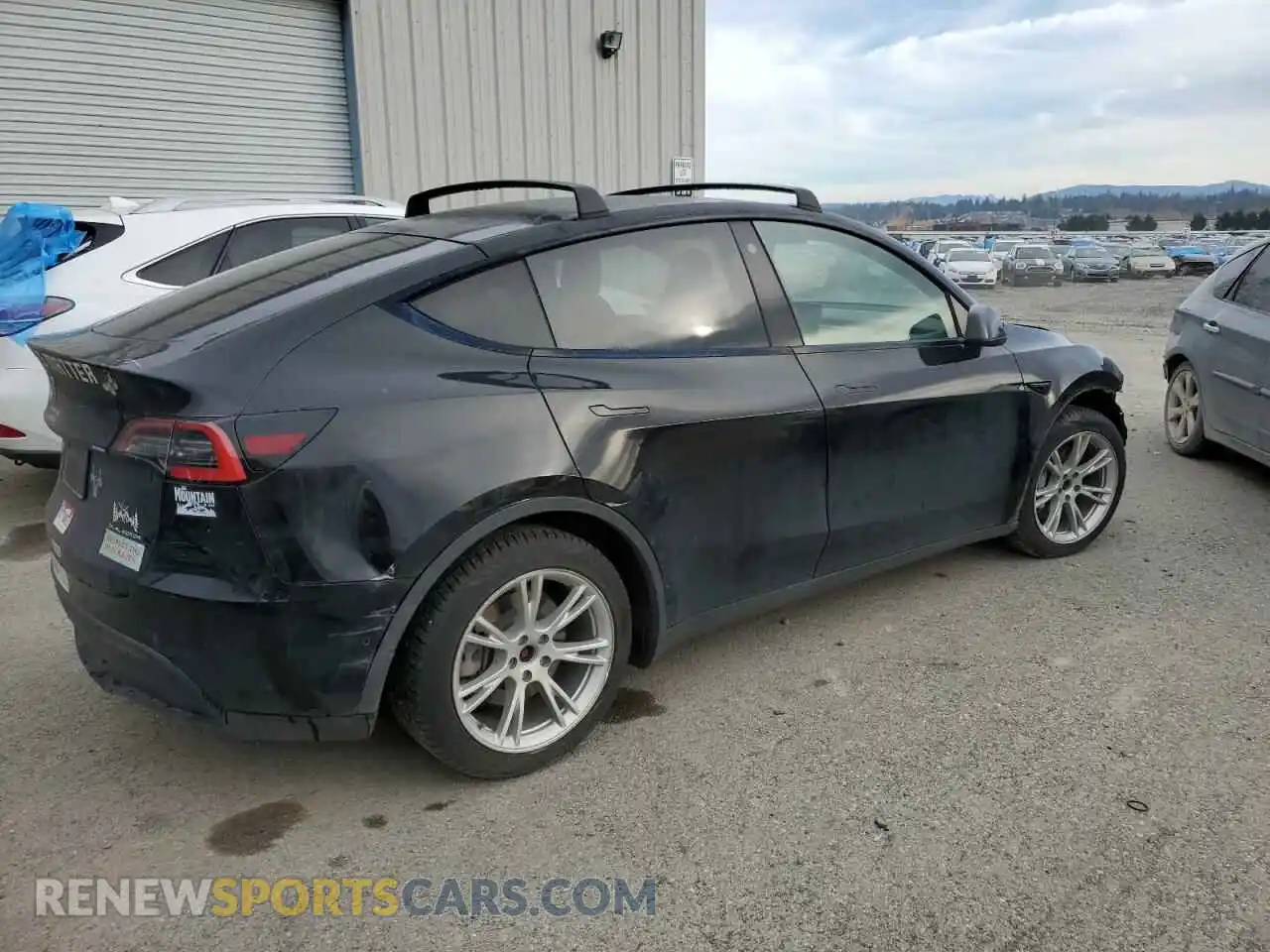 3 Фотография поврежденного автомобиля 5YJYGDEE6MF131113 TESLA MODEL Y 2021