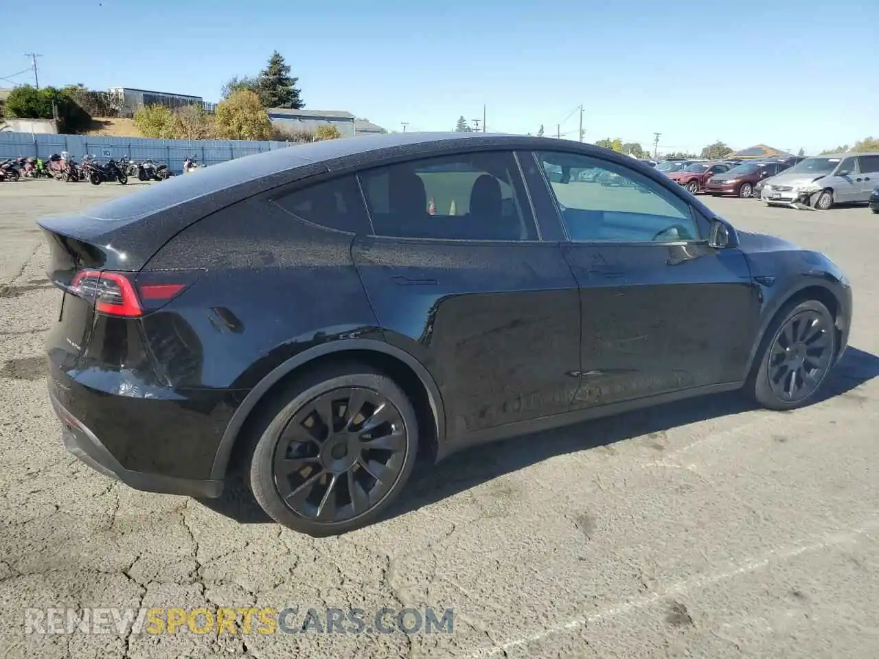 3 fotografías del automóvil dañado 5YJYGDEE6MF141429 TESLA MODEL Y 2021
