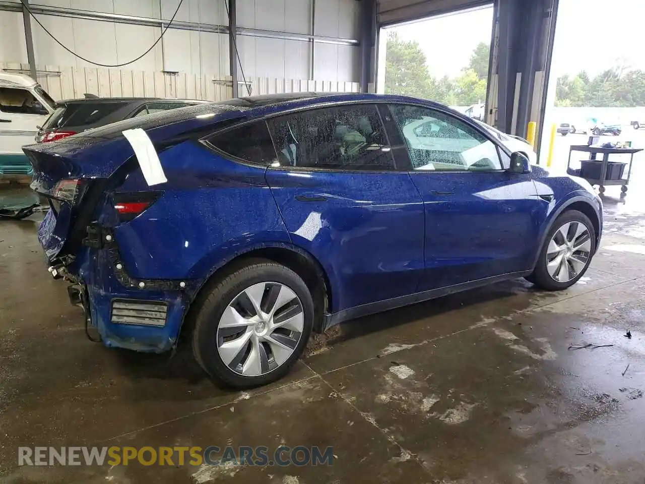 3 Photograph of a damaged car 5YJYGDEE6MF176729 TESLA MODEL Y 2021