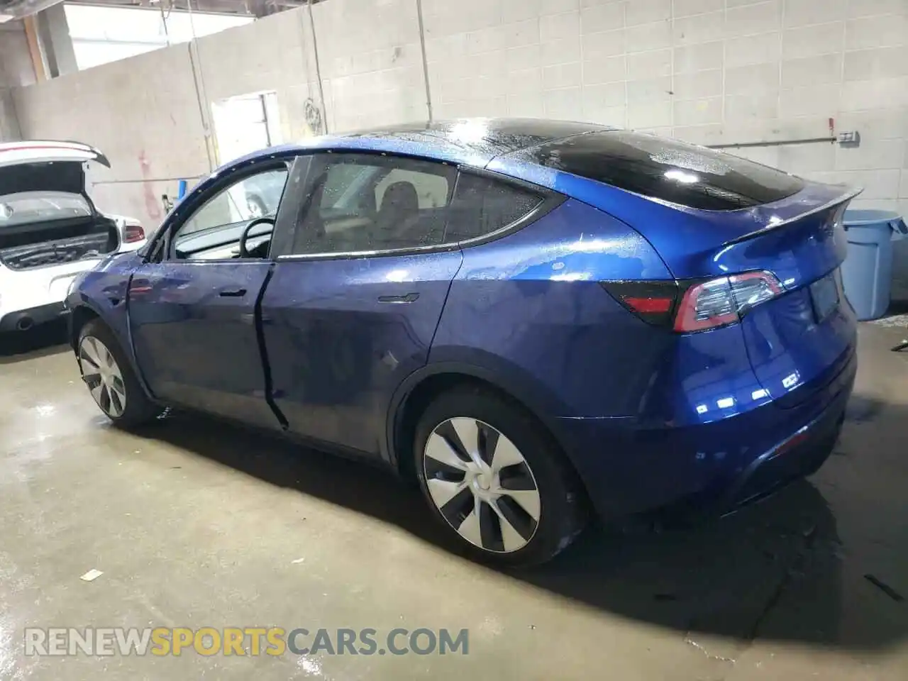 2 Photograph of a damaged car 5YJYGDEE6MF188346 TESLA MODEL Y 2021