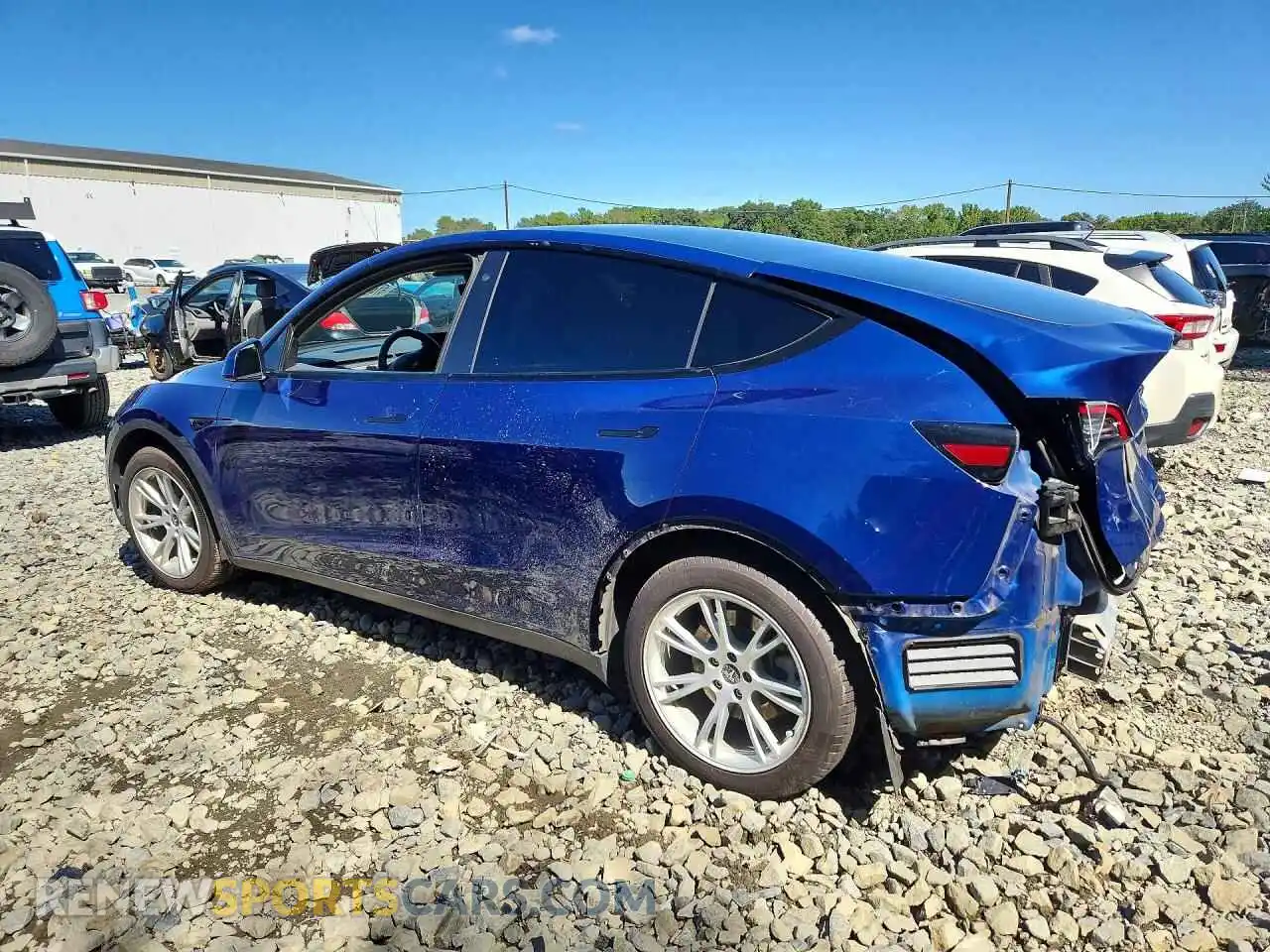 2 fotografías del automóvil dañado 5YJYGDEE6MF196804 TESLA MODEL Y 2021