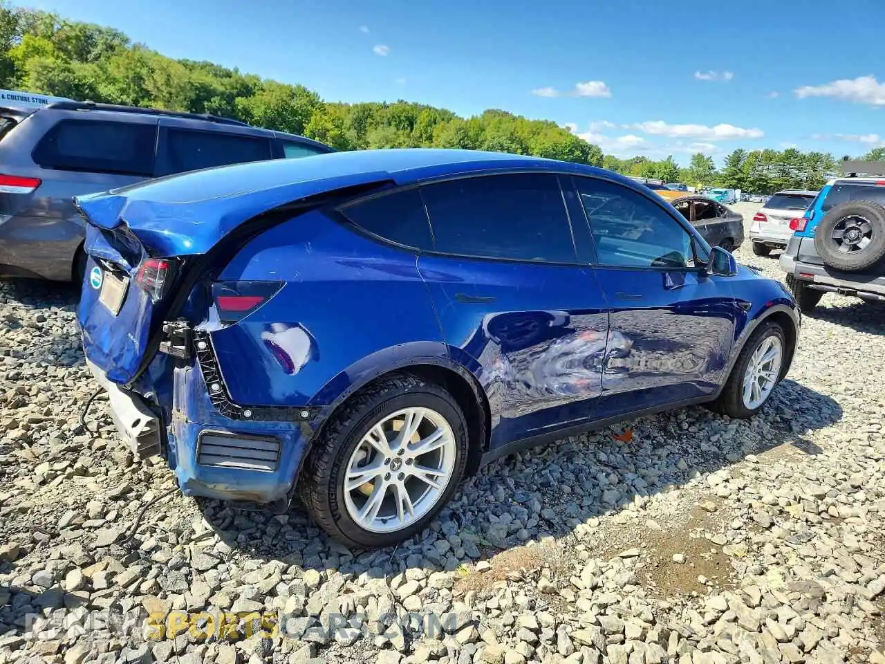 3 fotografías del automóvil dañado 5YJYGDEE6MF196804 TESLA MODEL Y 2021