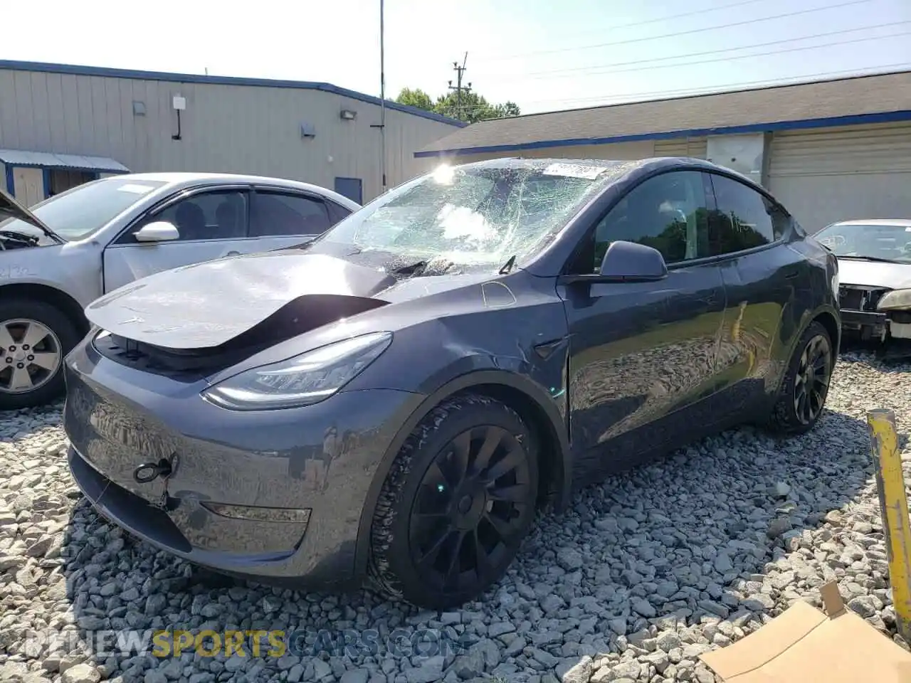 2 Photograph of a damaged car 5YJYGDEE6MF203752 TESLA MODEL Y 2021