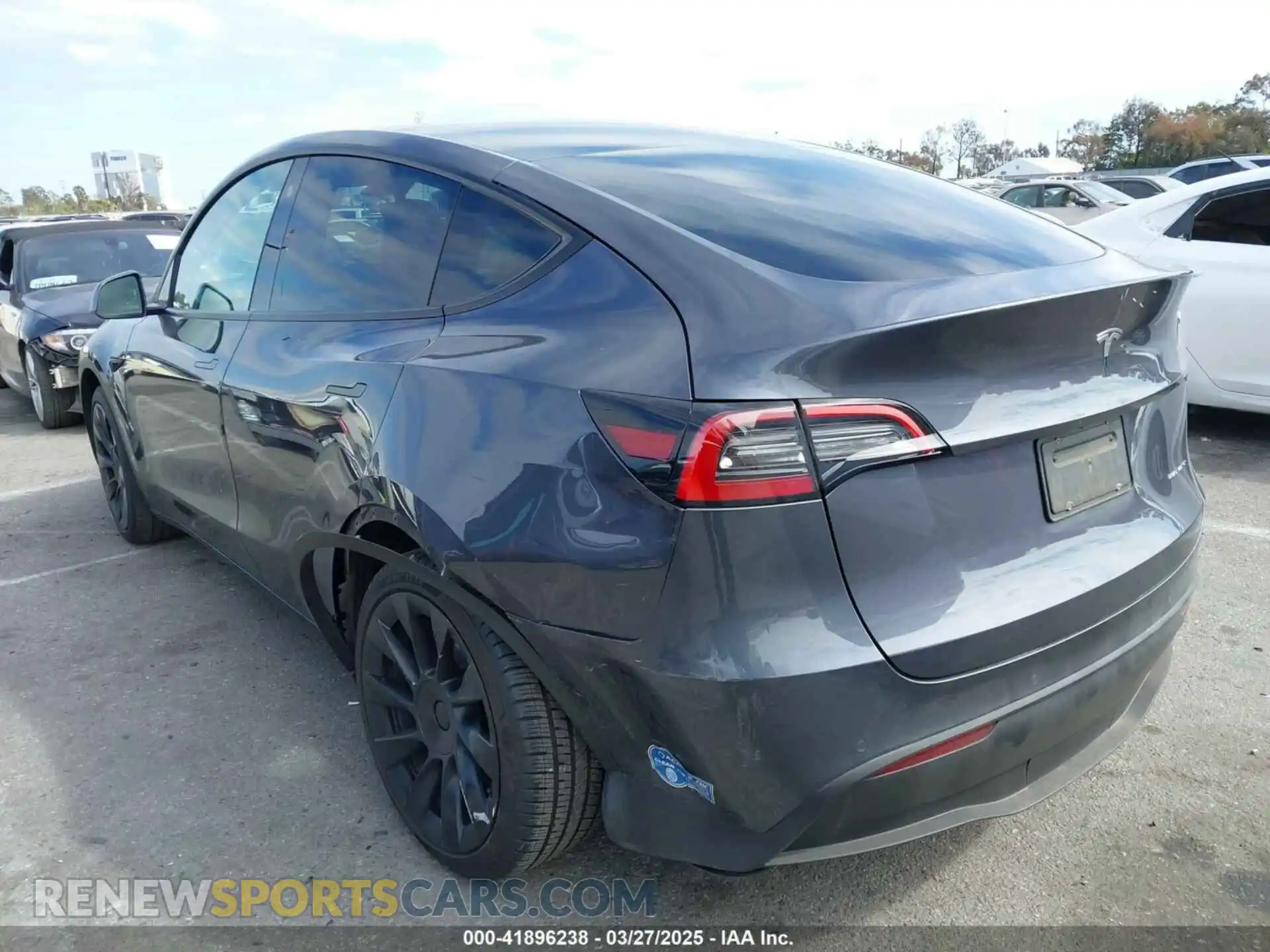3 Photograph of a damaged car 5YJYGDEE6MF209034 TESLA MODEL Y 2021