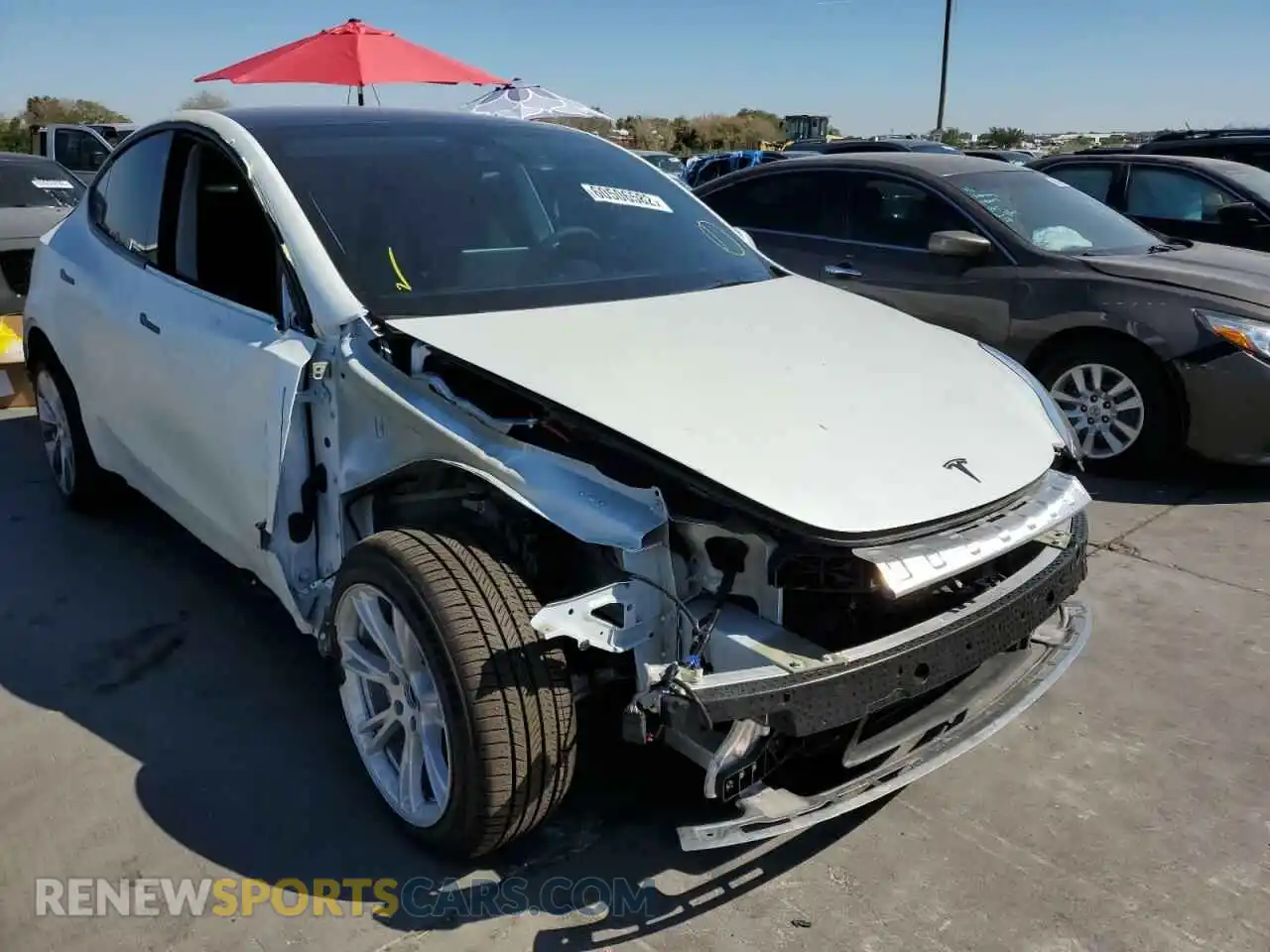 1 Photograph of a damaged car 5YJYGDEE6MF211074 TESLA MODEL Y 2021