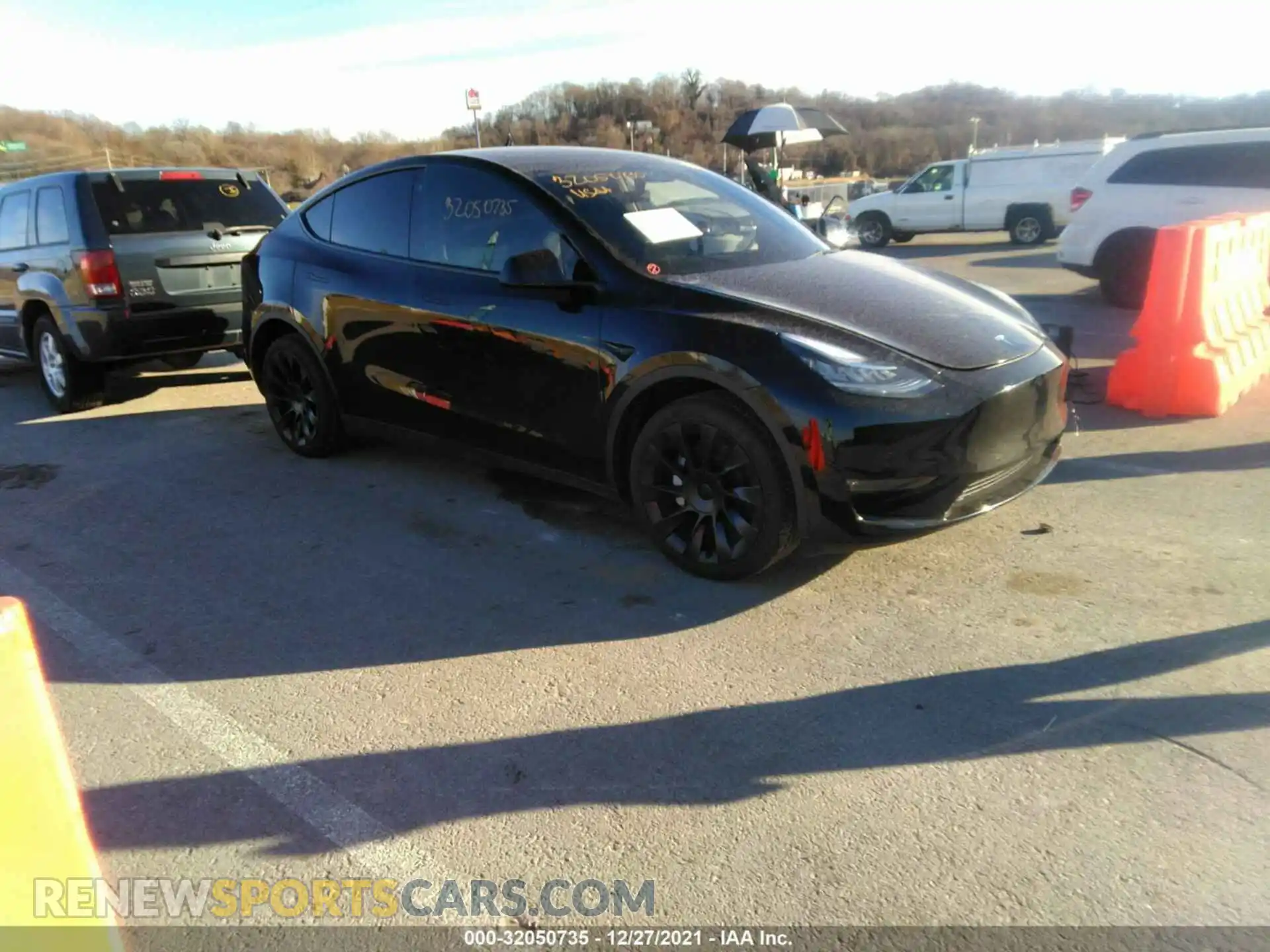 1 Photograph of a damaged car 5YJYGDEE6MF229347 TESLA MODEL Y 2021