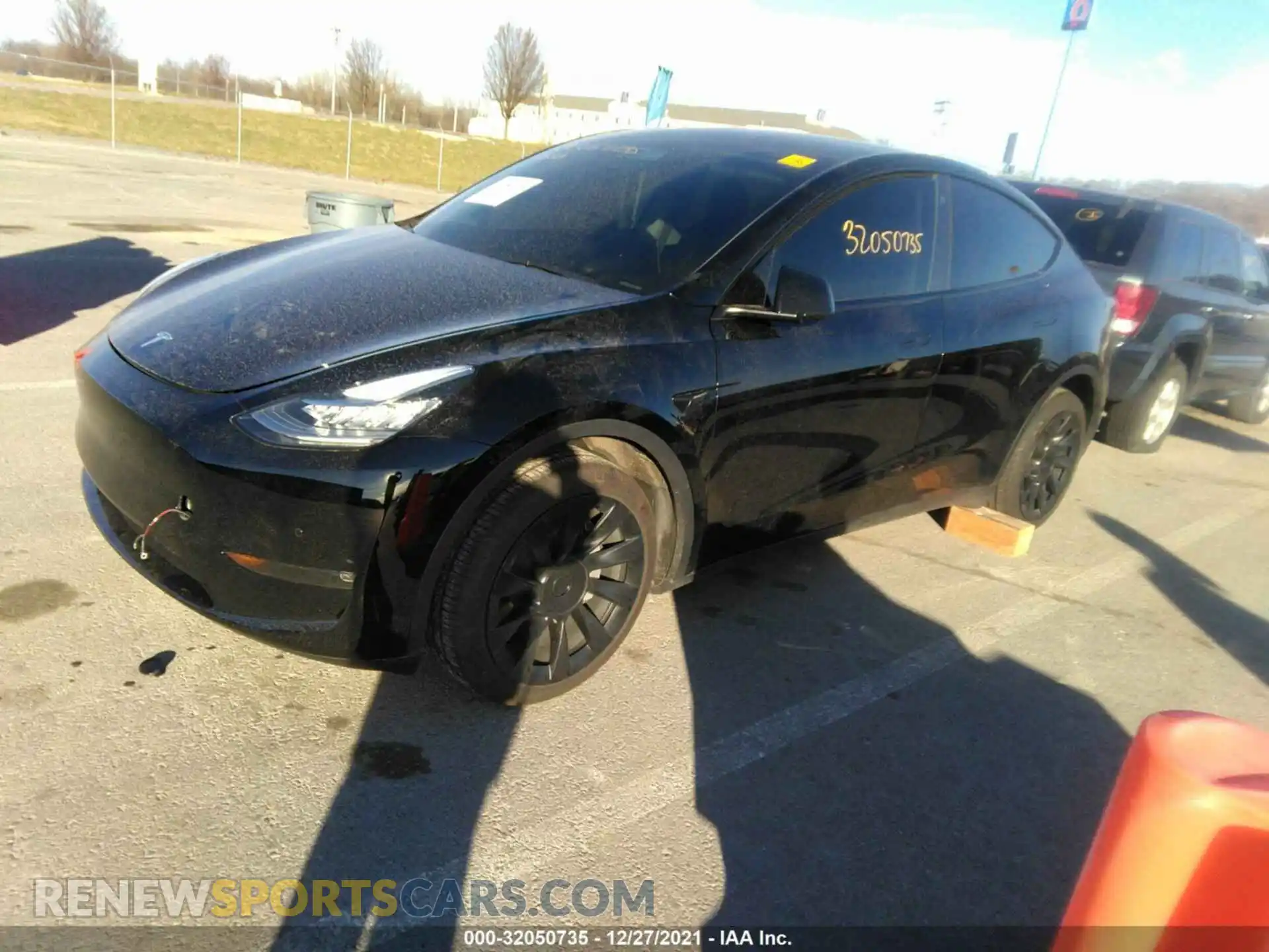 2 Photograph of a damaged car 5YJYGDEE6MF229347 TESLA MODEL Y 2021