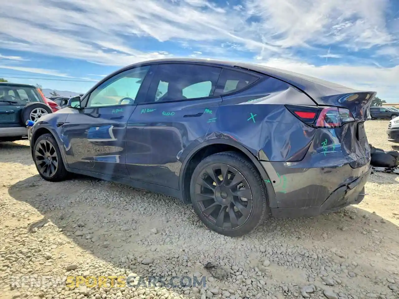 2 fotografías del automóvil dañado 5YJYGDEE6MF231969 TESLA MODEL Y 2021